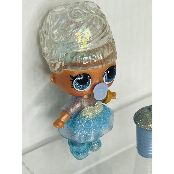 LOL SURPRISE Glitter Globe Winter Disco Miss Snow Doll And Bottle - Picture 2 of 6